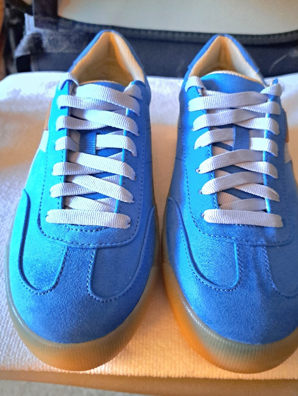 DR SCHOLLS sneakers BRAND NEW - no box LACE UP STYLE arch  support SIZE 6.5